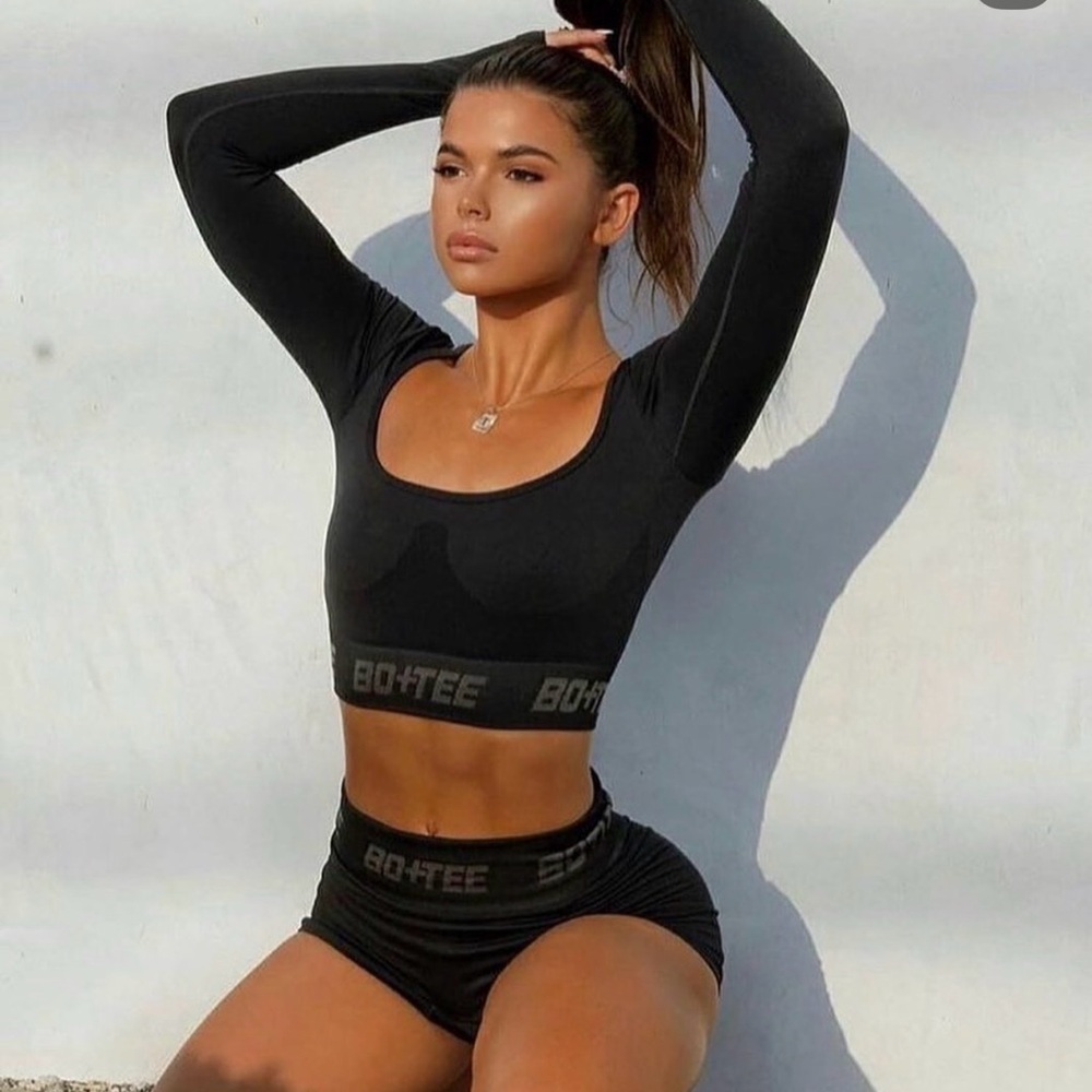 Bo+Tee Black Seamless Long Sleeve Square Neck Crop Top - Small - Picture 9 of 9